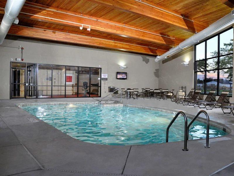 Comfort Suites Milwaukee West Exteriér fotografie