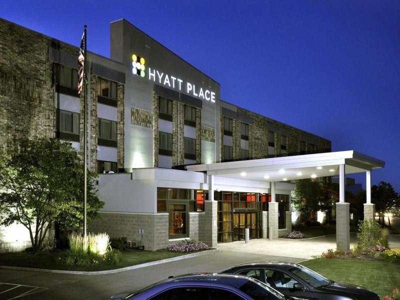 Comfort Suites Milwaukee West Exteriér fotografie