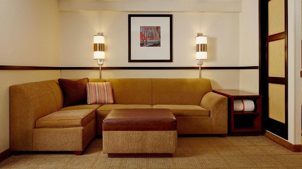 Comfort Suites Milwaukee West Exteriér fotografie