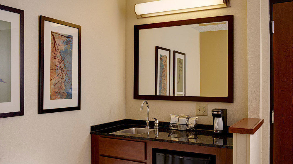 Comfort Suites Milwaukee West Exteriér fotografie